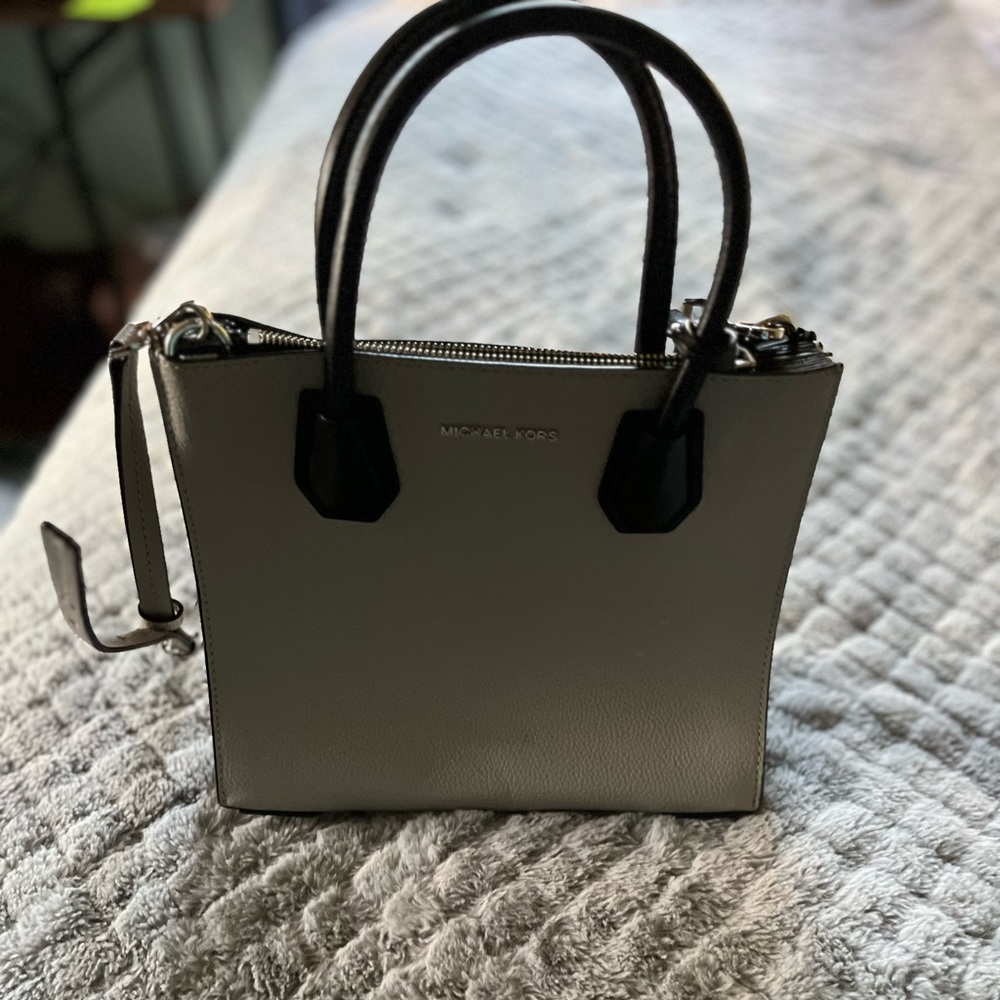 Grey Michael Kors bag